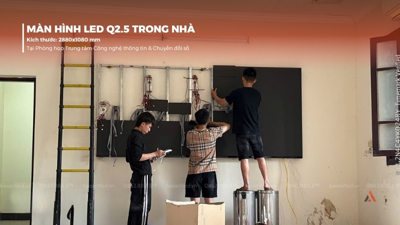 lap-dat-man-hinh-led-q2-5-trong-nha-tai-trung-tam-cong-nghe-thong-tin-&-chuyen-doi-so-1.1