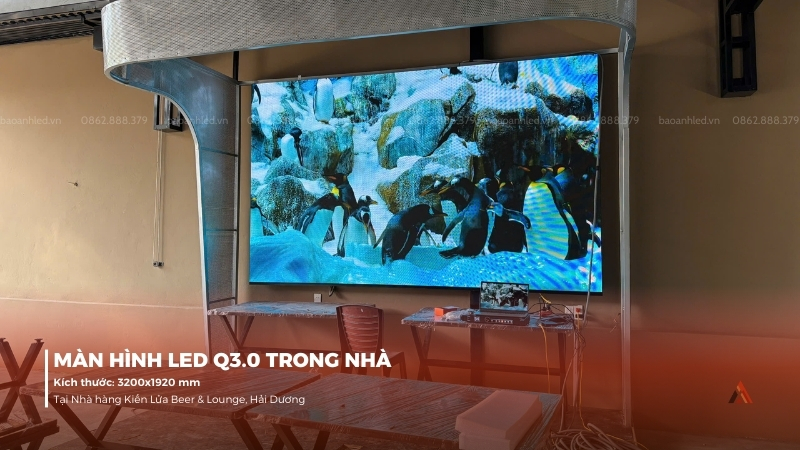 lap-dat-man-hinh-led-q2-5-trong-nha-tai-nha-hang-kien-lua-4