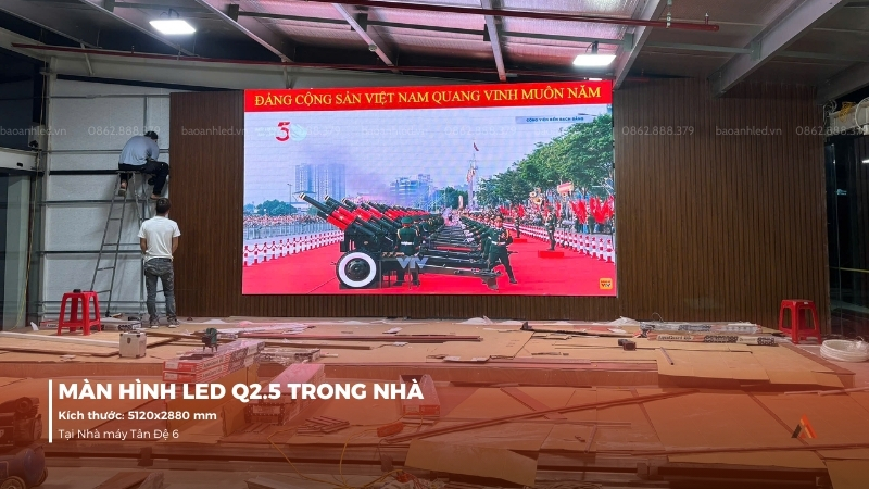 lap-dat-man-hinh-led-q2-5-trong-nha-tai-nha-may-tan-de-1
