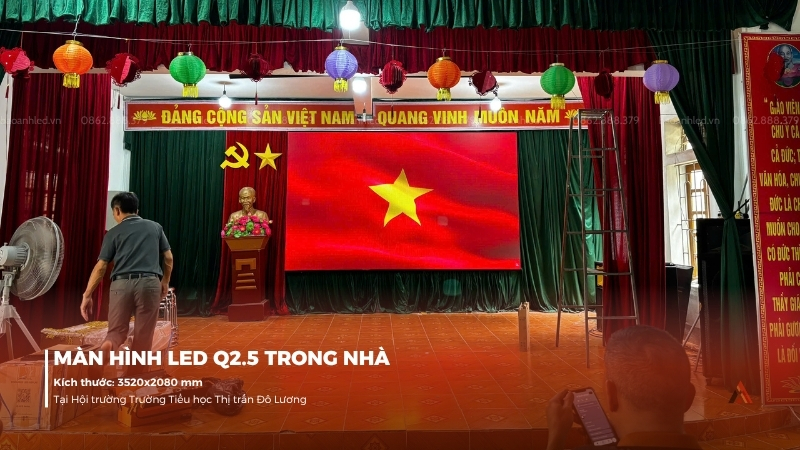 anh-lap-dat-man-hinh-led-q2-5-trong-nha-tai-truong-tieu-hoc-thi-tran-do-luong-2