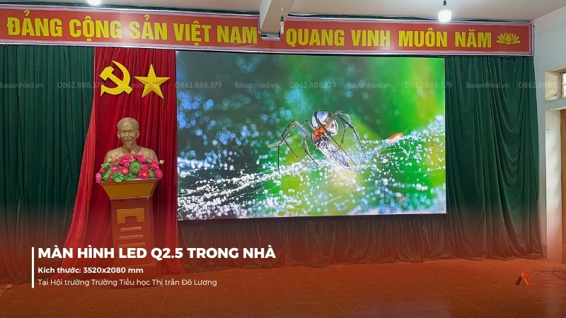 anh-lap-dat-man-hinh-led-q2-5-trong-nha-tai-truong-tieu-hoc-thi-tran-do-luong-3