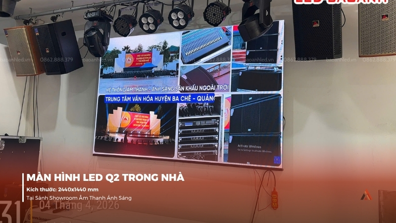anh-lap-dat-man-hinh-led-q2-trong-nha-tai-showroom-am-thanh-anh-sang-3