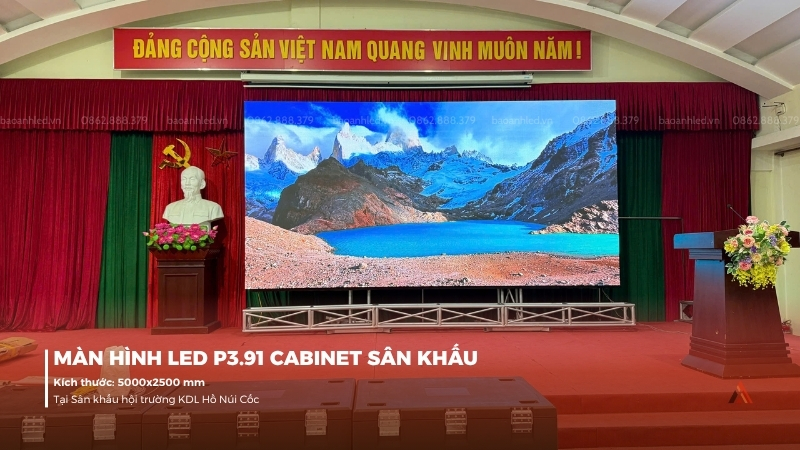 anh-lap-dat-man-hinh-led-p3-91-cabinet-san-khau-tai-khu-du-lich-ho-nui-coc-1