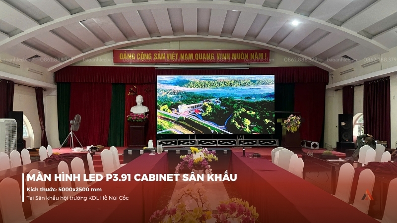 anh-lap-dat-man-hinh-led-p3-91-cabinet-san-khau-tai-khu-du-lich-ho-nui-coc-2