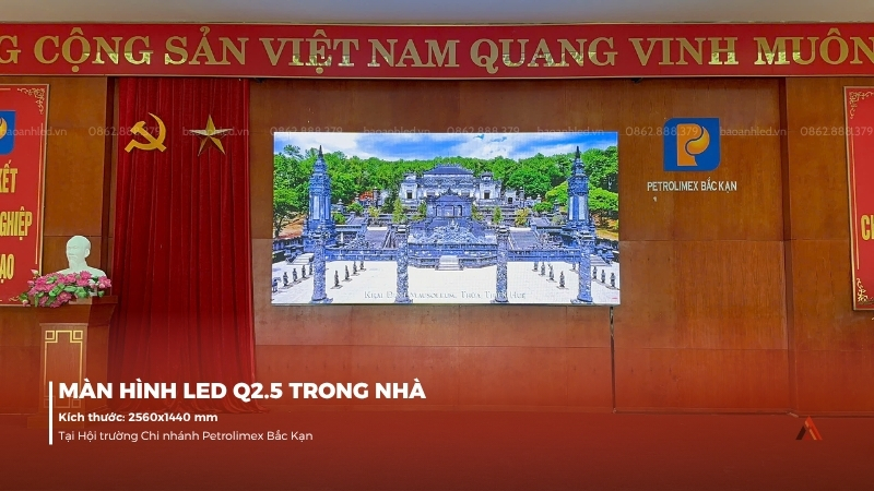 anh-lap-dat-man-hinh-led-q2-5-trong-nha-tai-petrolimex-bac-kan-3